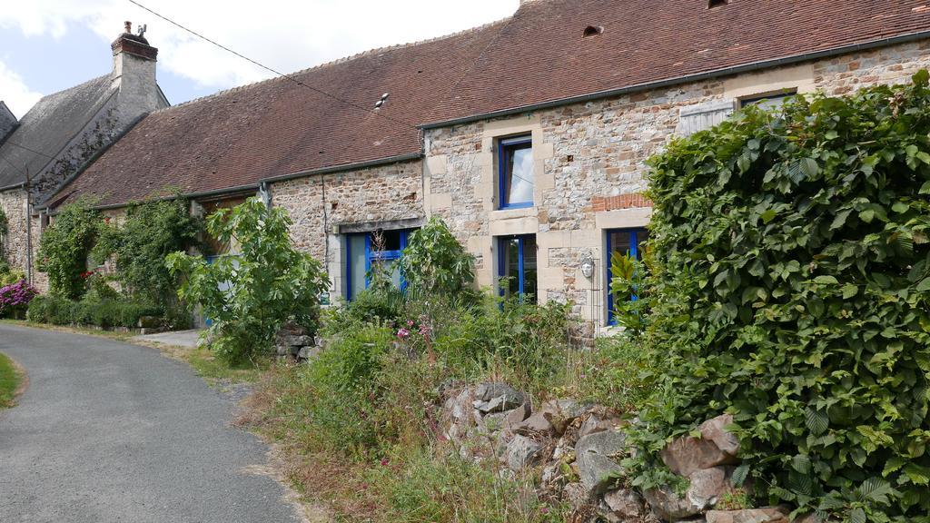 La Cage Aux Oiseaux Panzió La Lande-de-Goult Kültér fotó