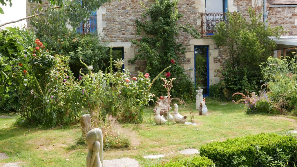 La Cage Aux Oiseaux Panzió La Lande-de-Goult Kültér fotó