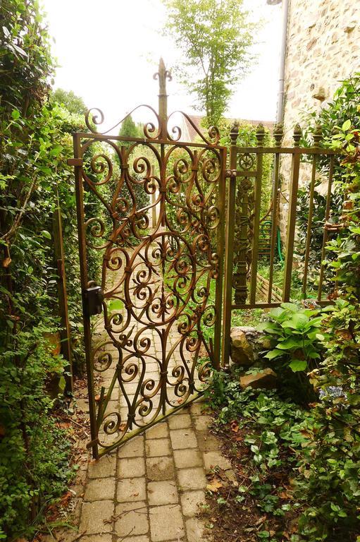 La Cage Aux Oiseaux Panzió La Lande-de-Goult Kültér fotó
