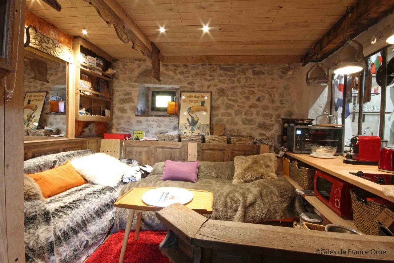 La Cage Aux Oiseaux Panzió La Lande-de-Goult Kültér fotó